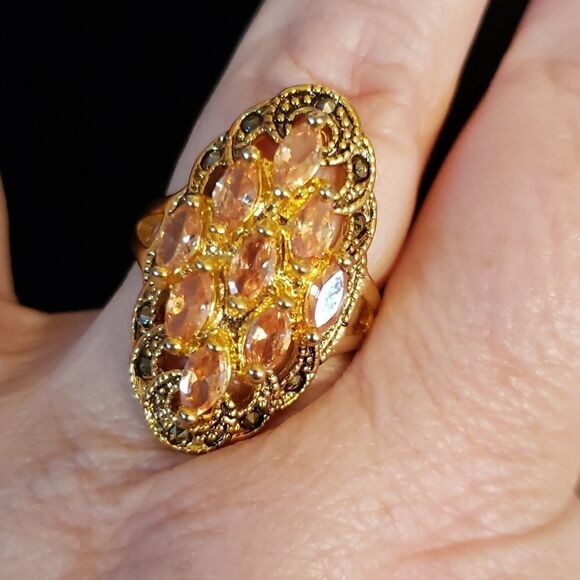 Vintage Jewelry - Vintage Gold and Orange Gemstone Ring
